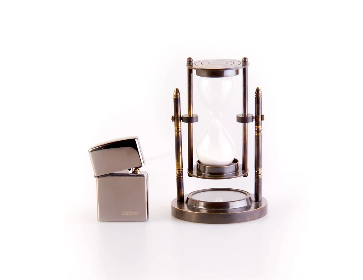 Часы песочные подвесные с компасом