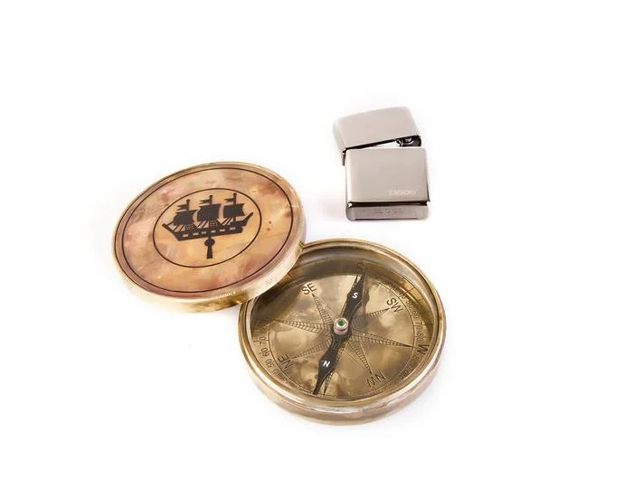 Компас карманный История Авроры