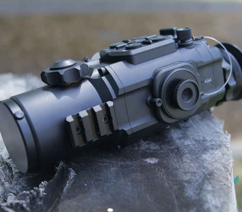 Тепловизионный монокуляр STRIX-3F40